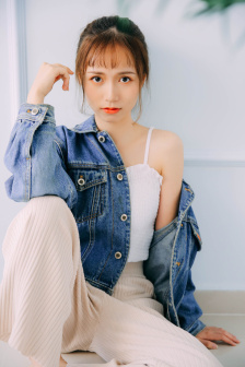 C小娇妻的十八种姿势H